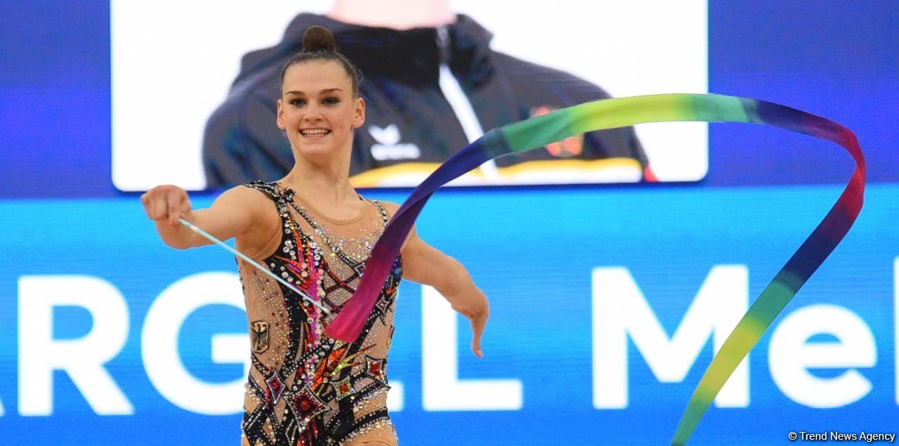 Bakıda bədii gimnastika üzrə Dünya Kuboku yarışlarının ikinci günündən maraqlı anlar (FOTO)