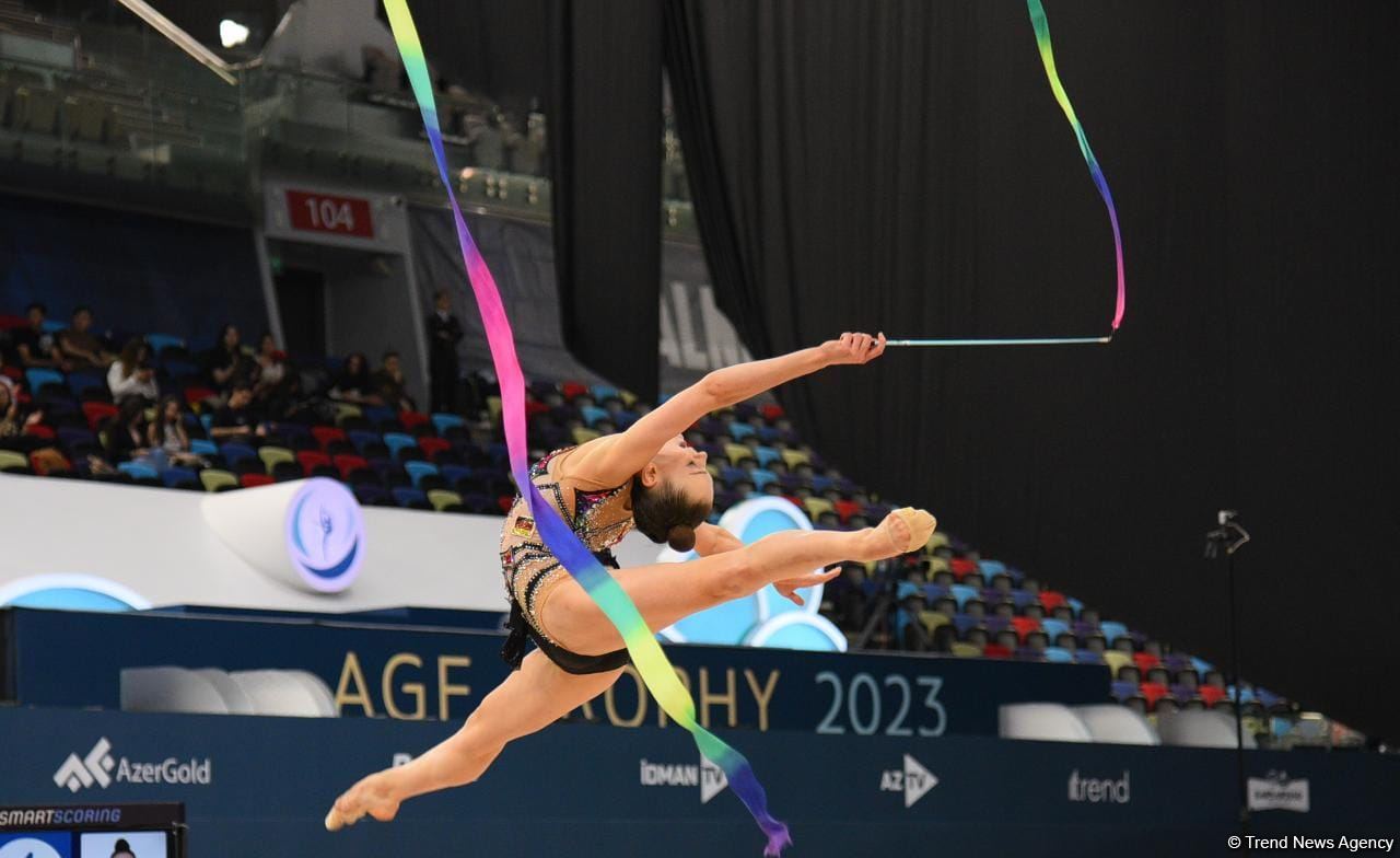 Bakıda bədii gimnastika üzrə Dünya Kuboku yarışlarının ikinci günündən maraqlı anlar (FOTO)