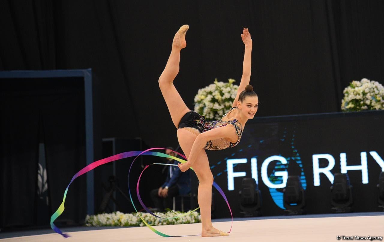 Bakıda bədii gimnastika üzrə Dünya Kuboku yarışlarının ikinci günündən maraqlı anlar (FOTO)