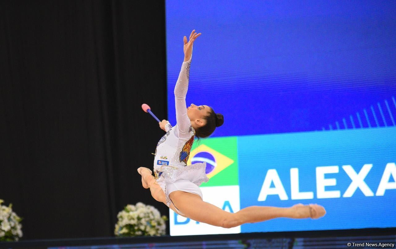 Bakıda bədii gimnastika üzrə Dünya Kuboku yarışlarının ikinci günündən maraqlı anlar (FOTO)