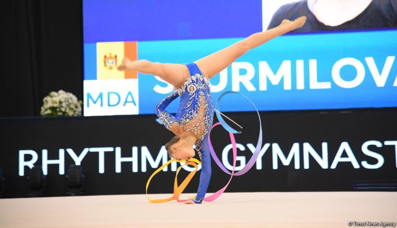 Bakıda bədii gimnastika üzrə Dünya Kuboku yarışlarının ikinci günündən maraqlı anlar (FOTO)