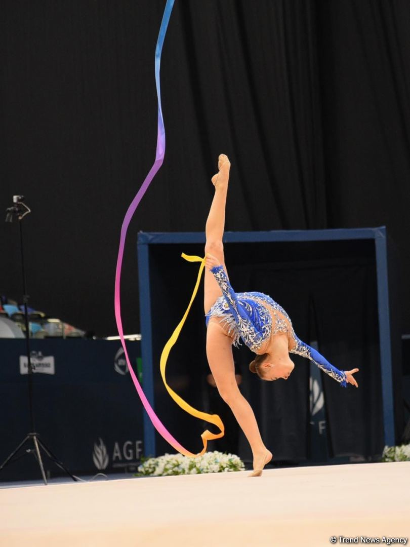 Bakıda bədii gimnastika üzrə Dünya Kuboku yarışlarının ikinci günündən maraqlı anlar (FOTO)