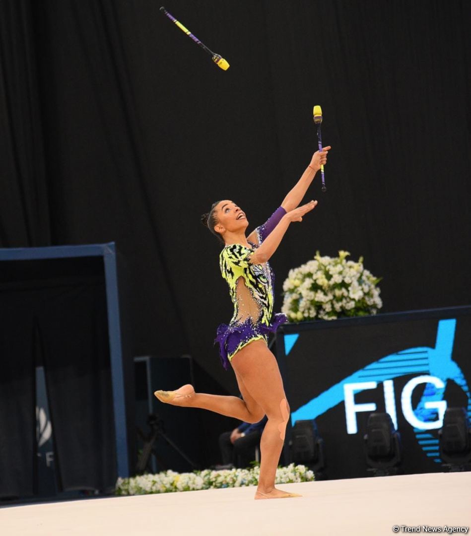 Bakıda bədii gimnastika üzrə Dünya Kuboku yarışlarının ikinci günündən maraqlı anlar (FOTO)