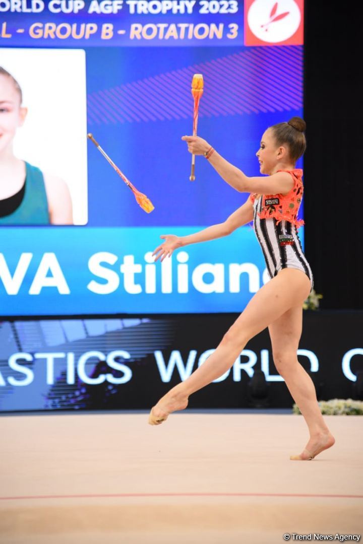 Bakıda bədii gimnastika üzrə Dünya Kuboku yarışlarının ikinci günündən maraqlı anlar (FOTO)