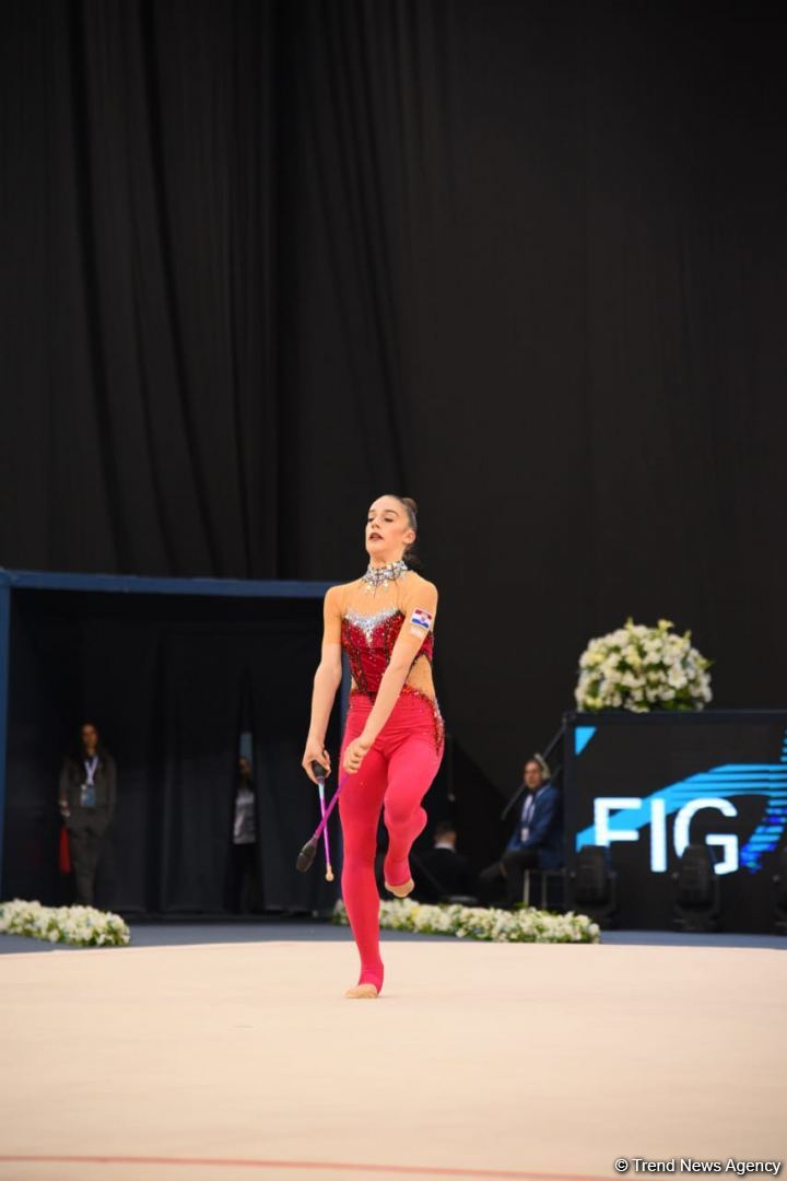Bakıda bədii gimnastika üzrə Dünya Kuboku yarışlarının ikinci günündən maraqlı anlar (FOTO)