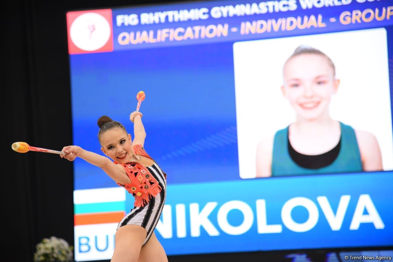 Bakıda bədii gimnastika üzrə Dünya Kuboku yarışlarının ikinci günündən maraqlı anlar (FOTO)