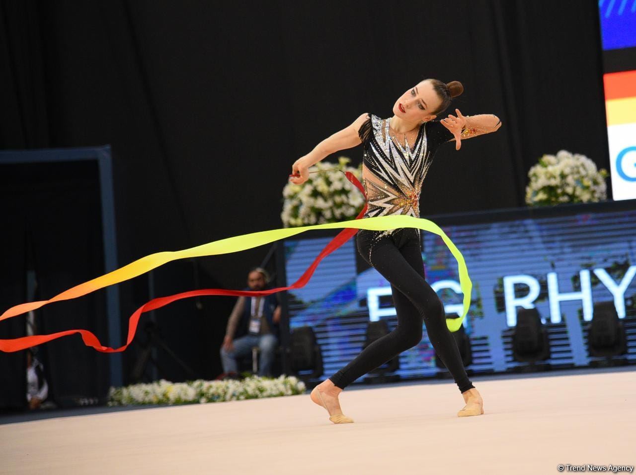 Bakıda bədii gimnastika üzrə Dünya Kuboku yarışlarının ikinci günündən maraqlı anlar (FOTO)