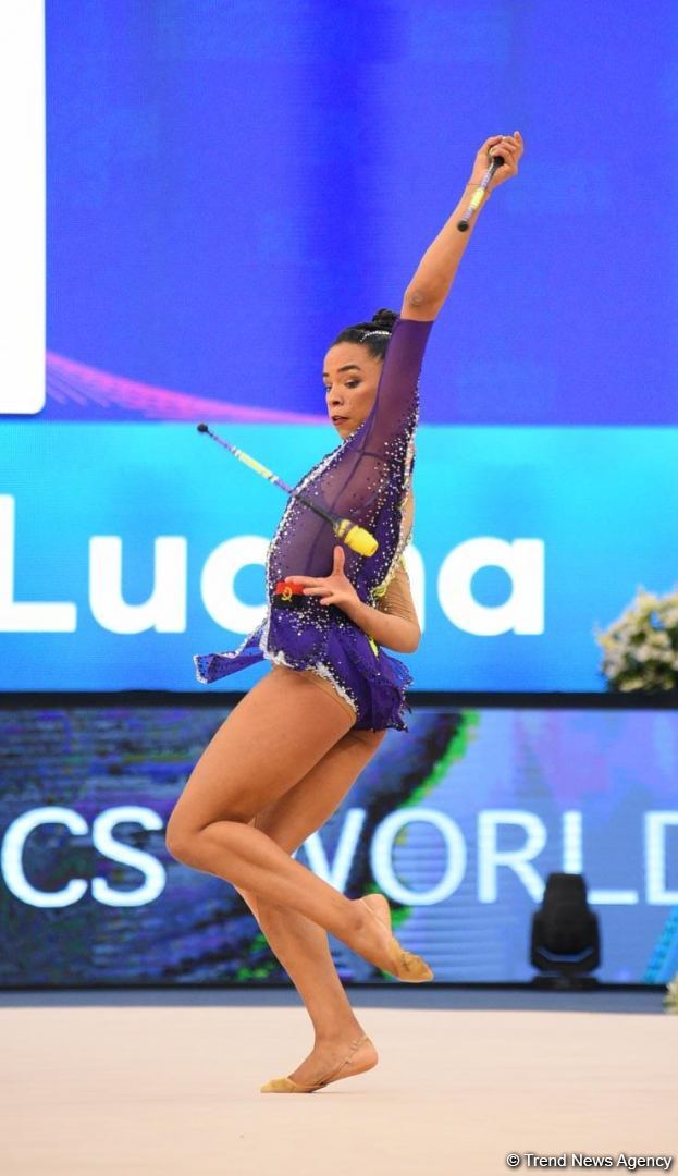 Bakıda bədii gimnastika üzrə Dünya Kuboku yarışlarının ikinci günündən maraqlı anlar (FOTO)