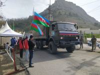Sülhməramlılara aid 10 avtomobil Laçın yolundan maneəsiz keçib (FOTO)