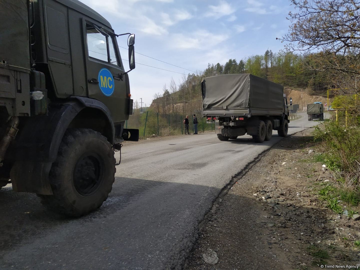Sülhməramlılara aid 10 avtomobil Laçın yolundan maneəsiz keçib (FOTO)