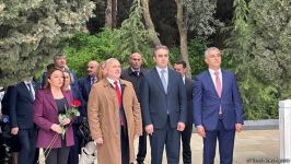 Akademik Zərifə Əliyevanın anadan olmasının 100 illiyinə həsr olunmuş tədbir keçirilib (FOTO)