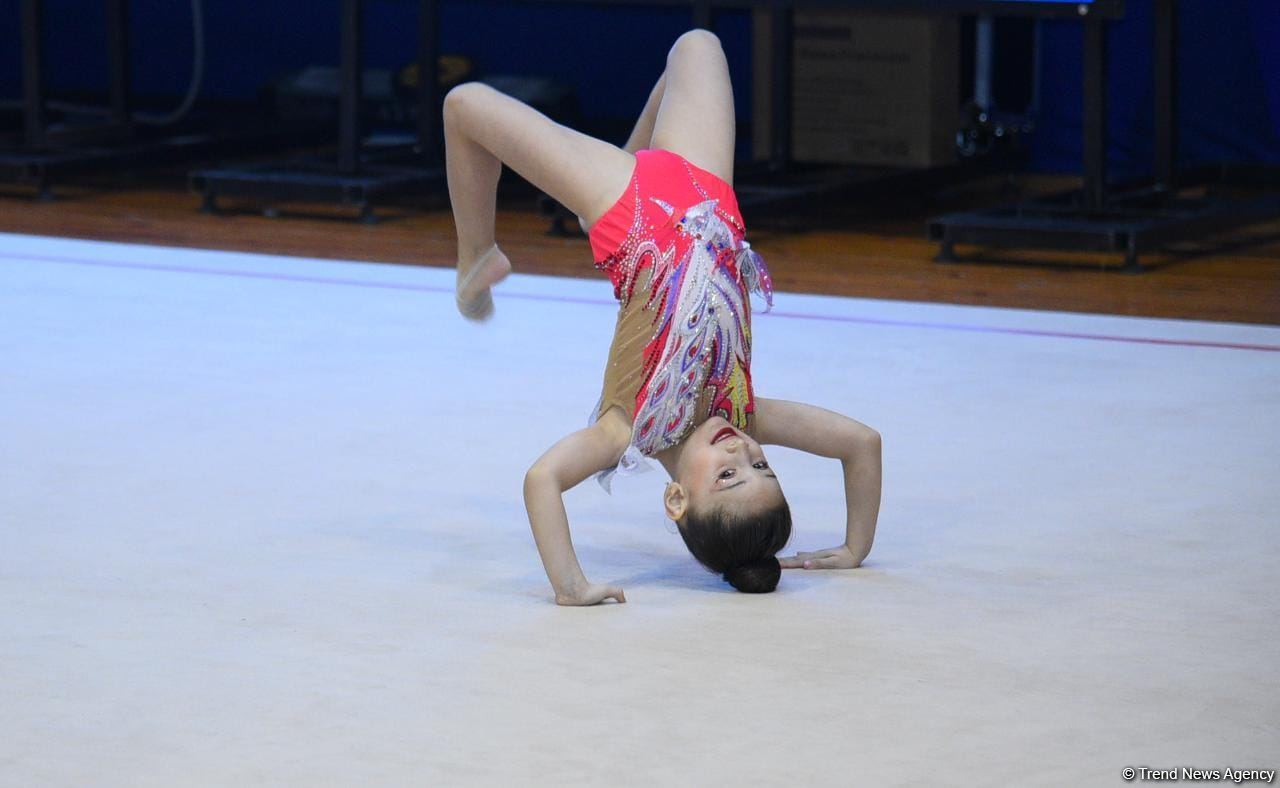 Bədii gimnastika üzrə 28-ci Bakı birinciliyinə start verilib (FOTO)