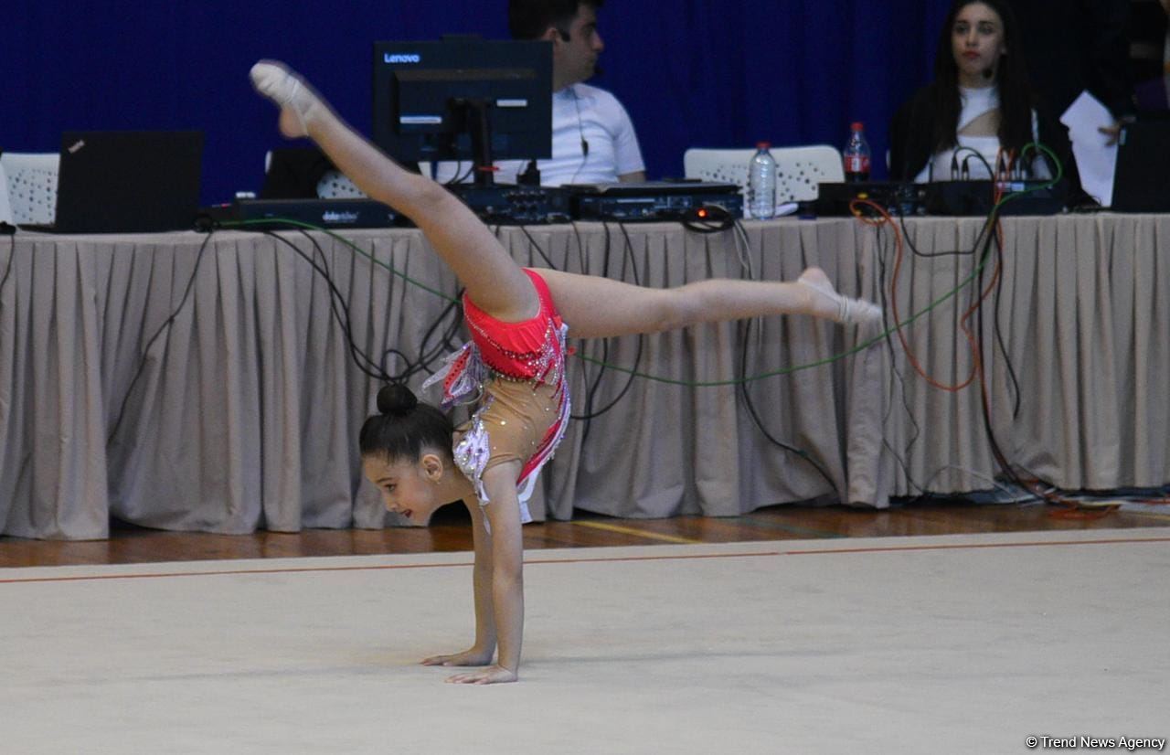 Bədii gimnastika üzrə 28-ci Bakı birinciliyinə start verilib (FOTO)