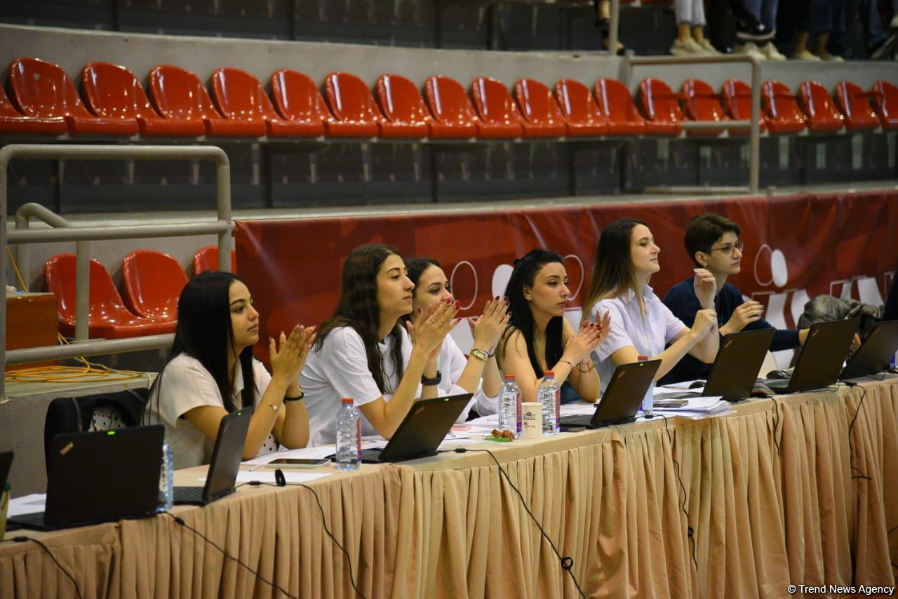 Bədii gimnastika üzrə 28-ci Bakı birinciliyinə start verilib (FOTO)