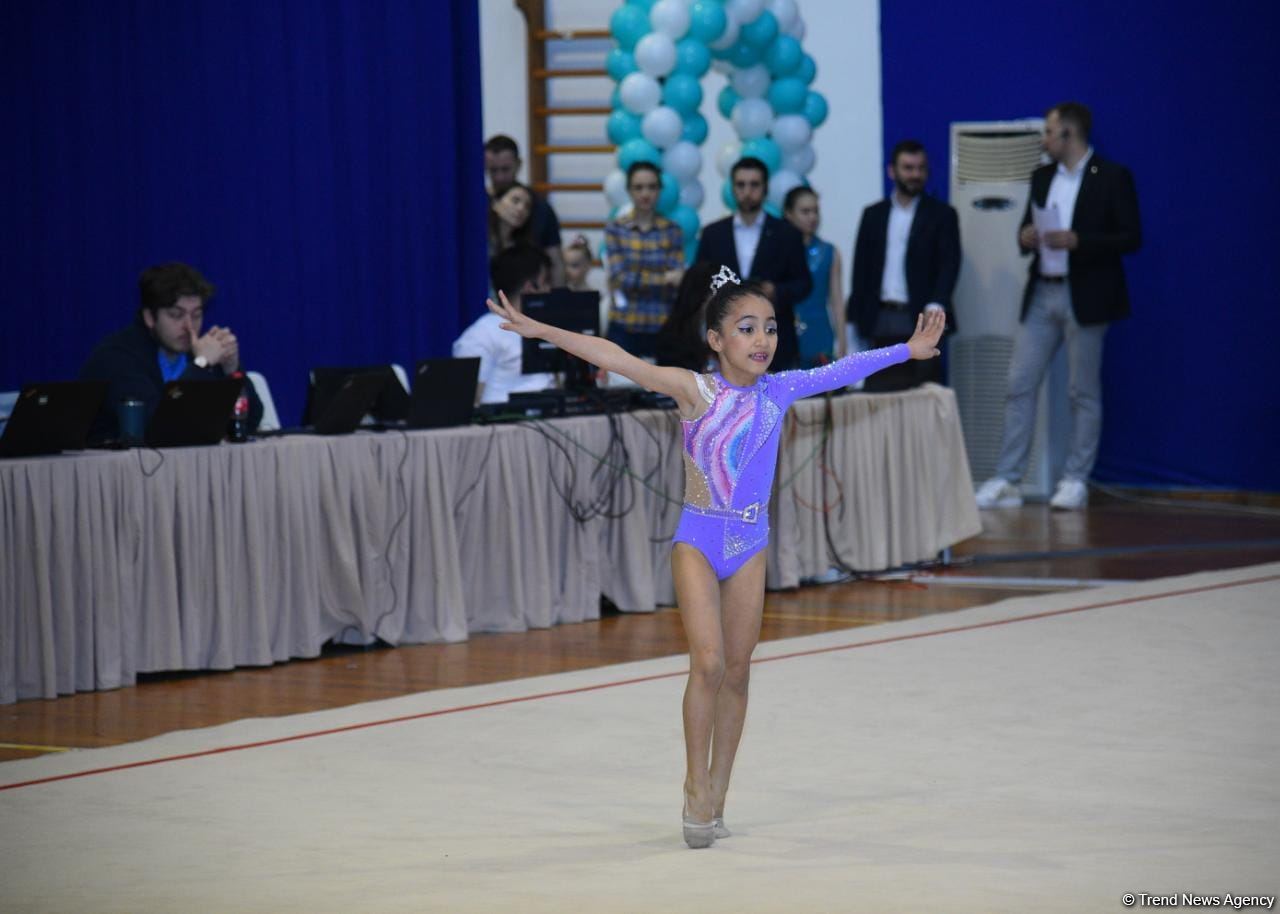 Bədii gimnastika üzrə 28-ci Bakı birinciliyinə start verilib (FOTO)