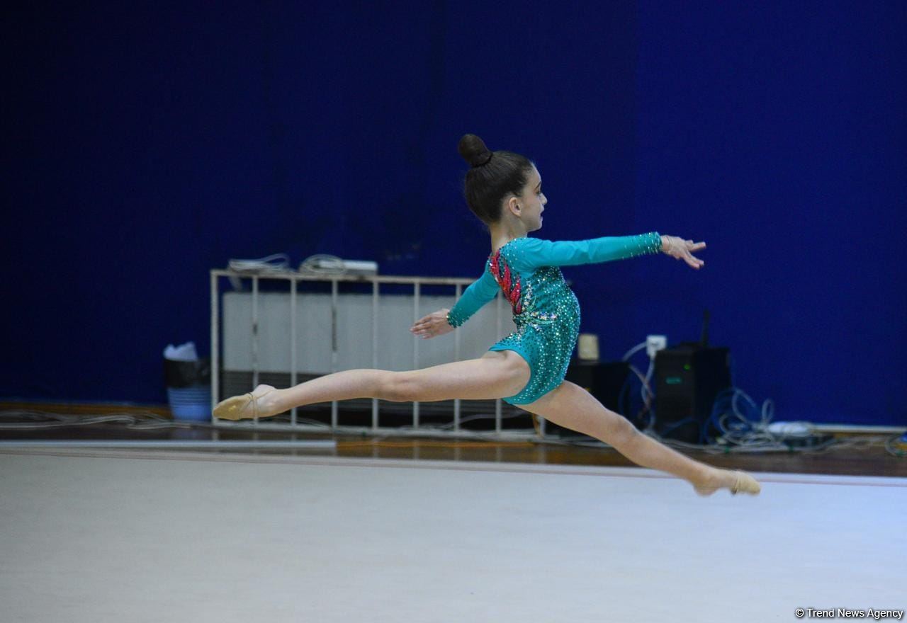Bədii gimnastika üzrə 28-ci Bakı birinciliyinə start verilib (FOTO)