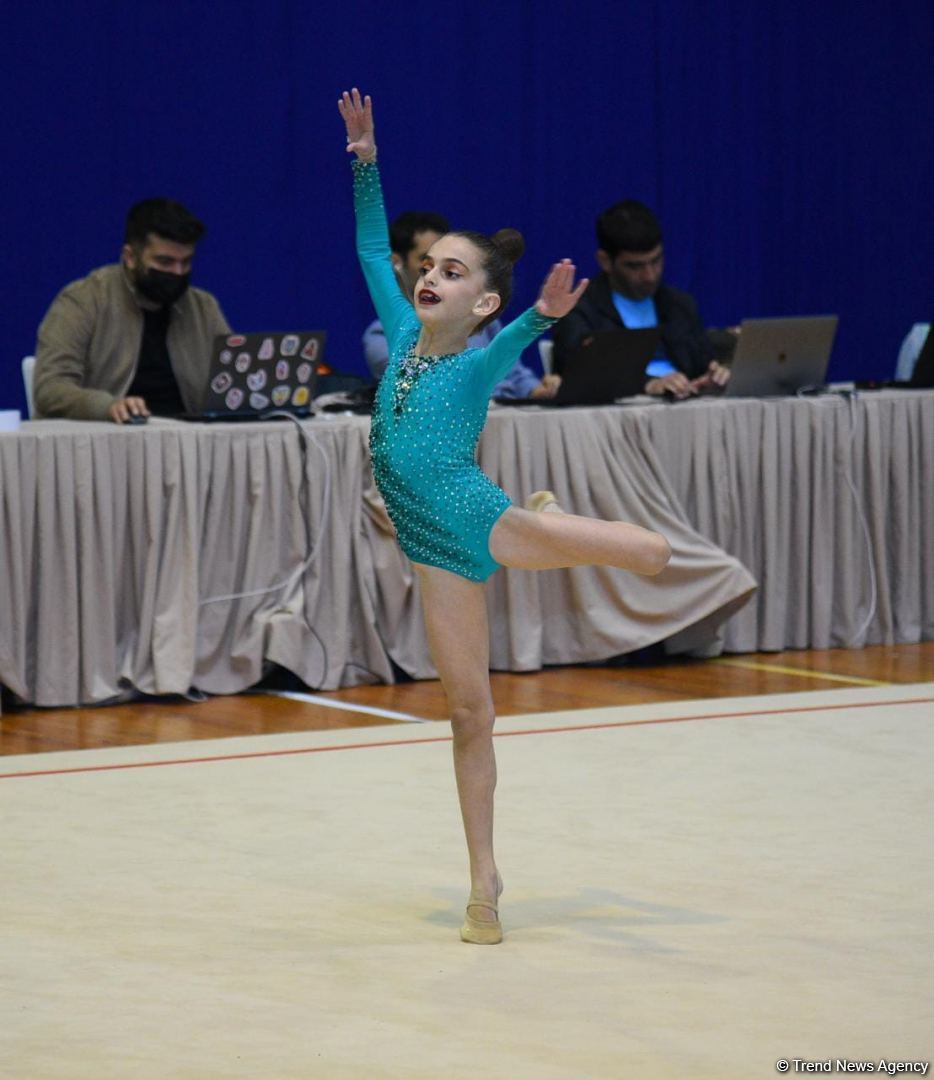 Bədii gimnastika üzrə 28-ci Bakı birinciliyinə start verilib (FOTO)