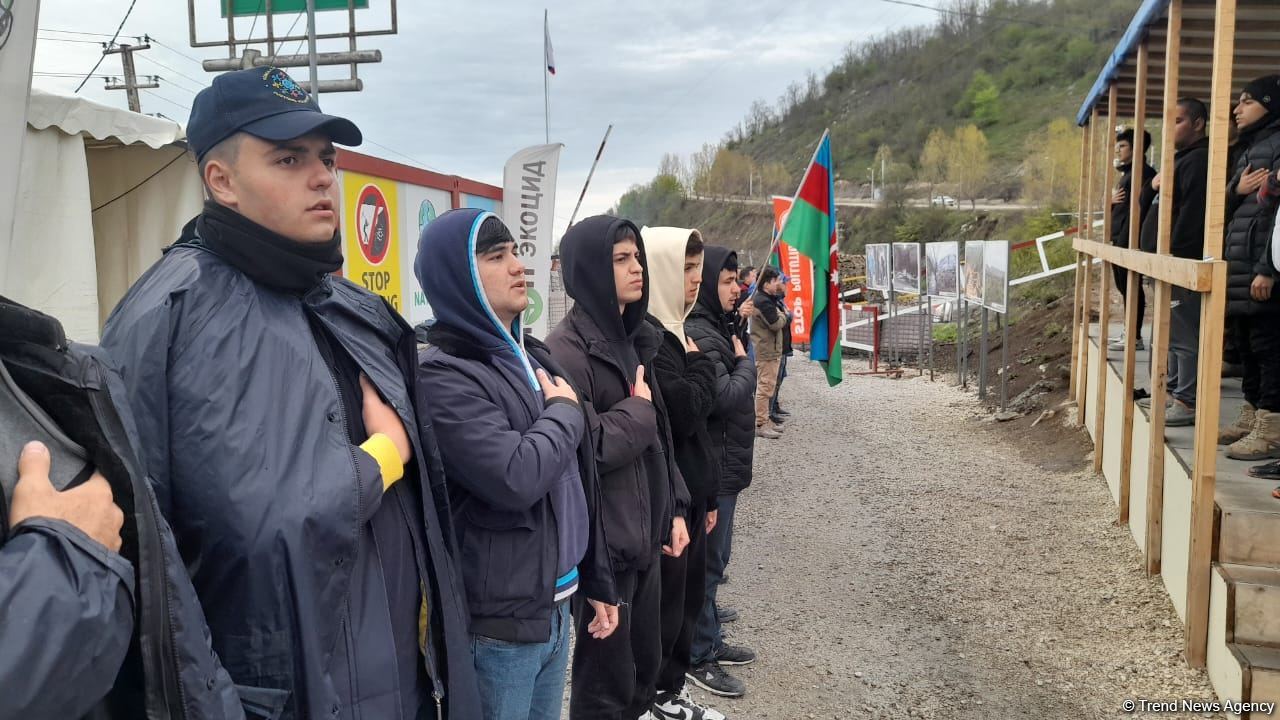 Laçın-Xankəndi yolundakı aksiya 135 gündür davam edir (FOTO)