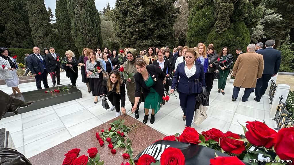 Akademik Zərifə Əliyevanın anadan olmasının 100 illiyinə həsr olunmuş tədbir keçirilib (FOTO)