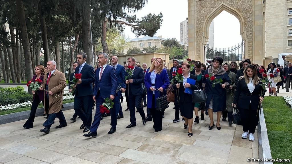 Akademik Zərifə Əliyevanın anadan olmasının 100 illiyinə həsr olunmuş tədbir keçirilib (FOTO)