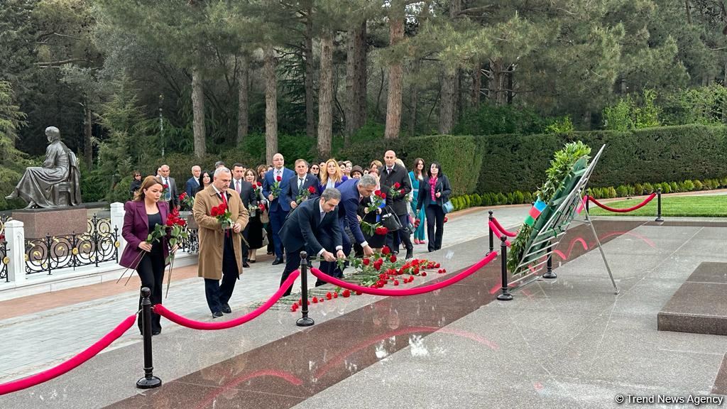 Akademik Zərifə Əliyevanın anadan olmasının 100 illiyinə həsr olunmuş tədbir keçirilib (FOTO)