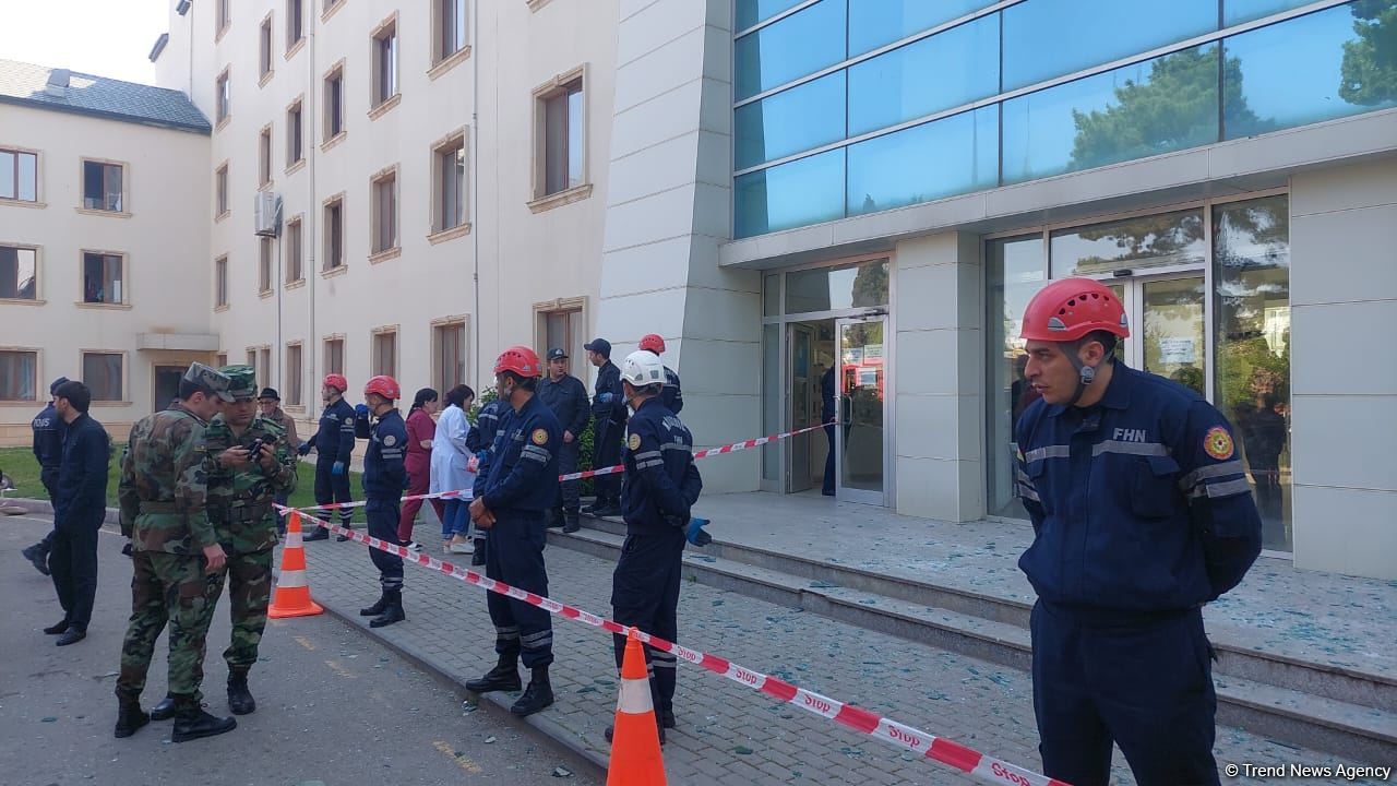 Gəncə Şəhər Xəstəxanasında yanğın söndürülüb (FOTO)