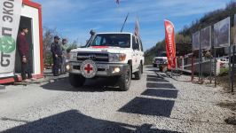 BQXK-ya məxsus avtomobillər Laçın yolundan keçib (FOTO)