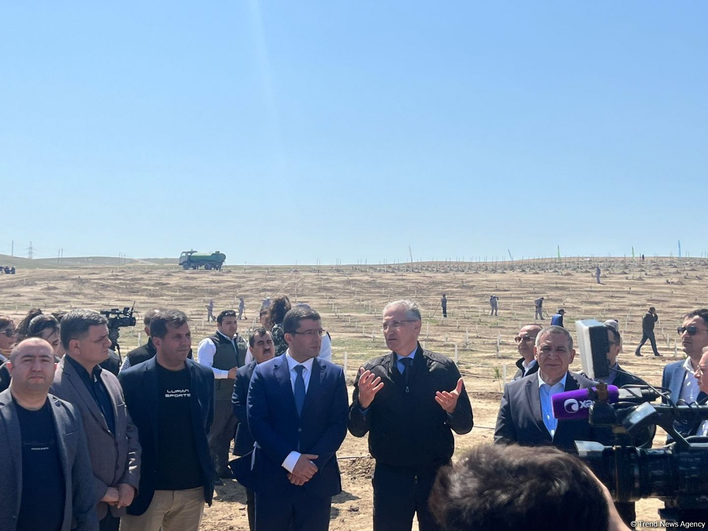 Ulu öndər Heydər Əliyevin 100 illiyi ilə əlaqədar ağacəkmə tədbirinə media nümayəndələri də qoşulub (FOTO)