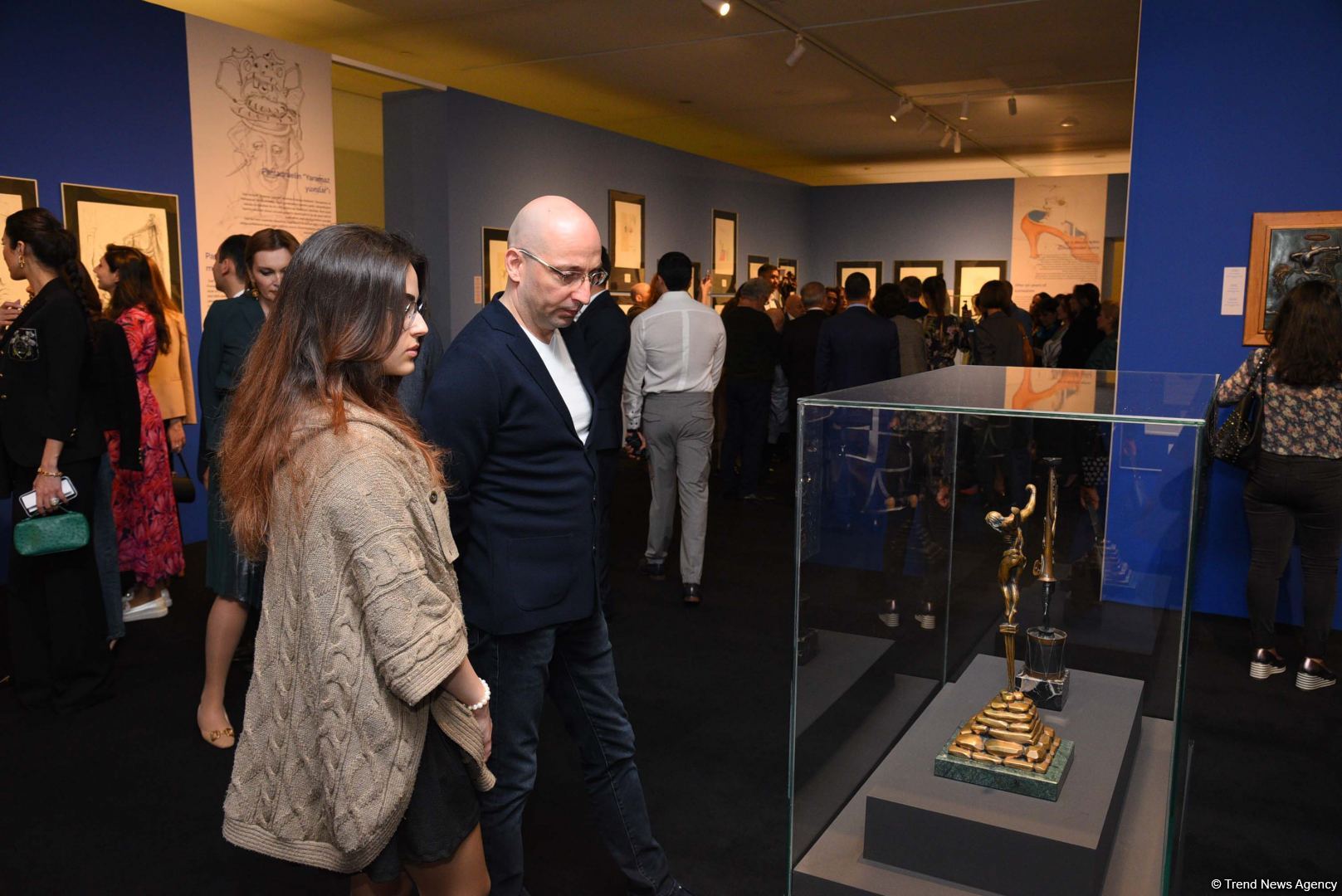 Salvador Dalinin Azərbaycanda ilk dəfə Heydər Əliyev Mərkəzində açılmış sərgisi böyük marağa səbəb olub (VİDEO/FOTO)