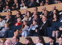 Prezident İlham Əliyev və Birinci xanım Mehriban Əliyeva Heydər Əliyev Mərkəzində akademik Zərifə Əliyevanın 100 illiyi münasibətilə konsertdə iştirak ediblər (FOTO/VİDEO)