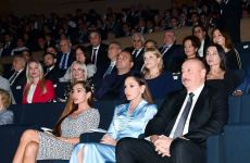Prezident İlham Əliyev və Birinci xanım Mehriban Əliyeva Heydər Əliyev Mərkəzində akademik Zərifə Əliyevanın 100 illiyi münasibətilə konsertdə iştirak ediblər (FOTO/VİDEO)
