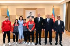 Prezident İlham Əliyev və Birinci xanım Mehriban Əliyeva Türkiyə idmançıları ilə görüşüblər (FOTO/VİDEO) (YENİLƏNİB)