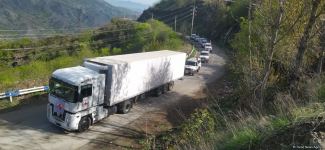 BQXK-ya məxsus avtomobillər Laçın yolundan keçib (FOTO)