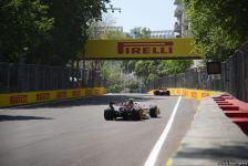 Bakıda Formula 1 komandalarının sərbəst yürüşü start götürüb (FOTO)