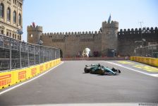 Bakıda Formula 1 komandalarının sərbəst yürüşü start götürüb (FOTO)