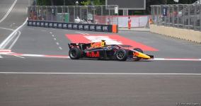 Bakıda Formula 2 komandalarının sərbəst yürüşləri start götürüb (FOTO/VİDEO)