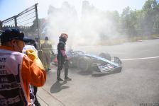 Formula 1 komandalarının sərbəst yürüşündə boliddə yanğın olub (FOTO/VİDEO)