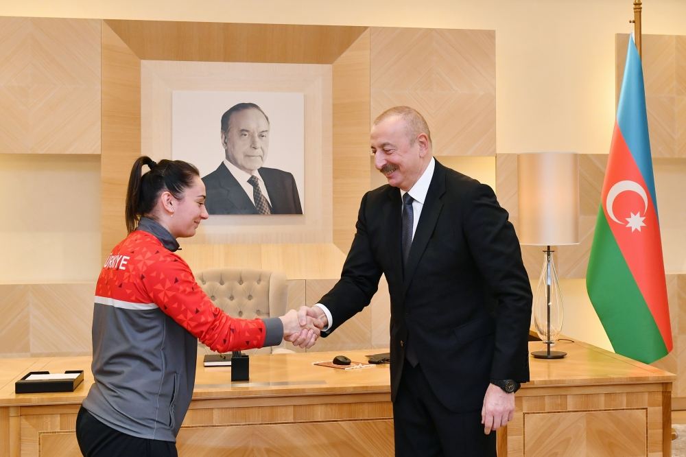 Prezident İlham Əliyev və Birinci xanım Mehriban Əliyeva Türkiyə idmançıları ilə görüşüblər (FOTO/VİDEO) (YENİLƏNİB)