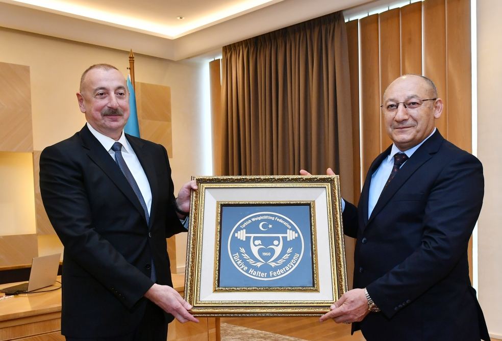 Prezident İlham Əliyev və Birinci xanım Mehriban Əliyeva Türkiyə idmançıları ilə görüşüblər (FOTO/VİDEO) (YENİLƏNİB)