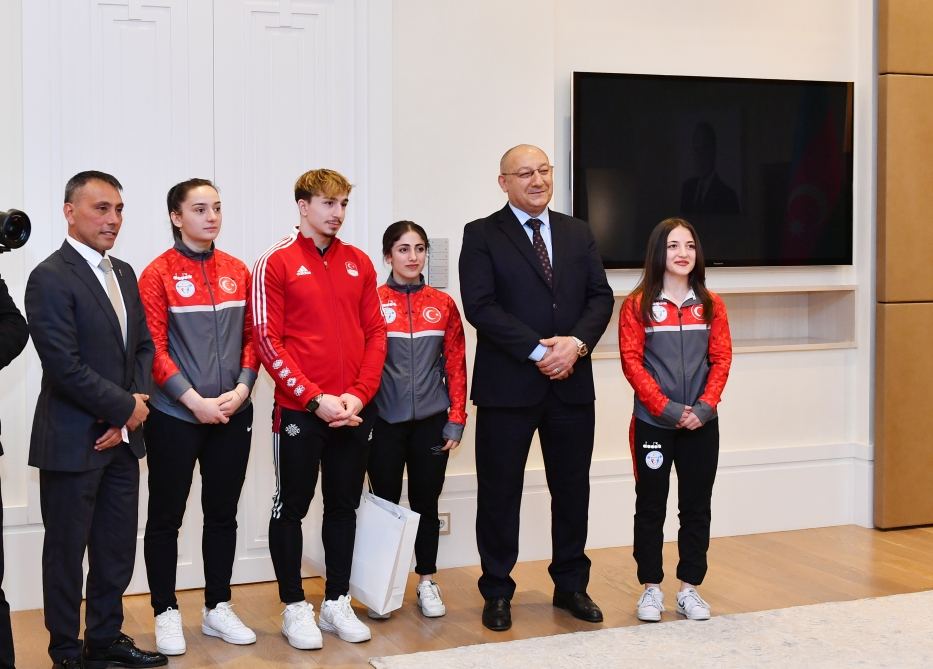 Prezident İlham Əliyev və Birinci xanım Mehriban Əliyeva Türkiyə idmançıları ilə görüşüblər (FOTO/VİDEO) (YENİLƏNİB)
