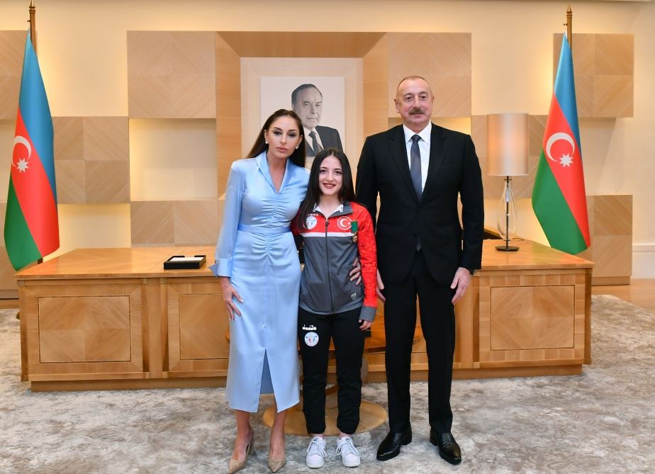 Prezident İlham Əliyev və Birinci xanım Mehriban Əliyeva Türkiyə idmançıları ilə görüşüblər (FOTO/VİDEO) (YENİLƏNİB)