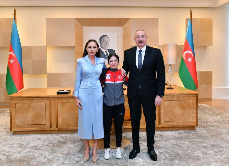 Prezident İlham Əliyev və Birinci xanım Mehriban Əliyeva Türkiyə idmançıları ilə görüşüblər (FOTO/VİDEO) (YENİLƏNİB)