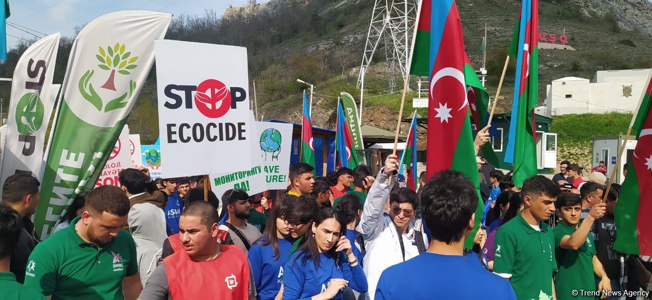 Azərbaycanlı ekofəalların Laçın-Xankəndi yolunda keçirdikləri etiraz aksiyası müvəqqəti dayandırıldı (FOTO/VİDEO) (YENİLƏNİB)