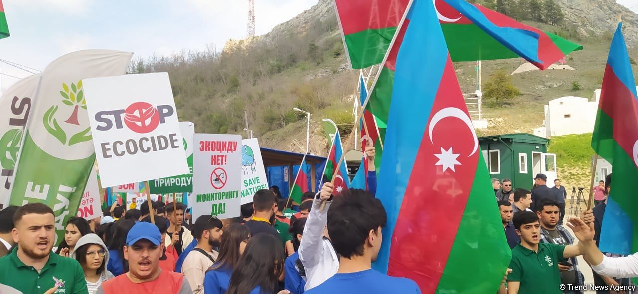 Azərbaycanlı ekofəalların Laçın-Xankəndi yolunda keçirdikləri etiraz aksiyası müvəqqəti dayandırıldı (FOTO/VİDEO) (YENİLƏNİB)