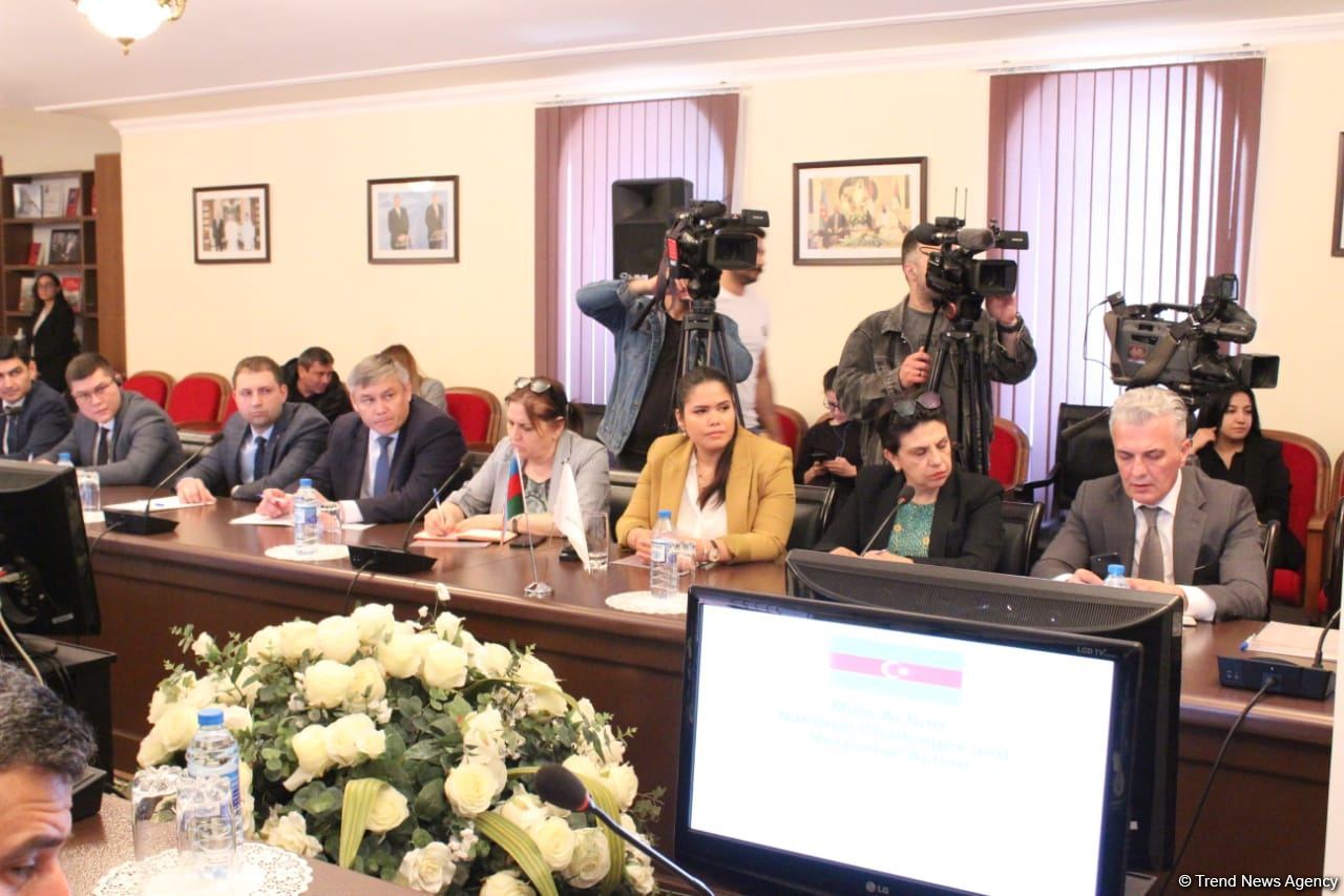 Humanitar minatəmizləmə fəaliyyəti ilə əlaqədar diplomatik korpusun nümayəndələri üçün brifinq keçirilib (FOTO)