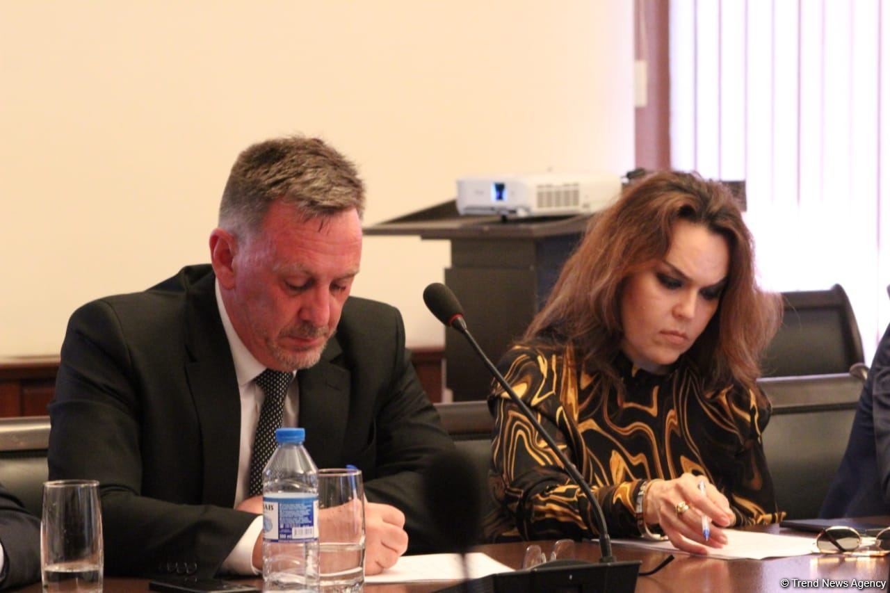 Humanitar minatəmizləmə fəaliyyəti ilə əlaqədar diplomatik korpusun nümayəndələri üçün brifinq keçirilib (FOTO)