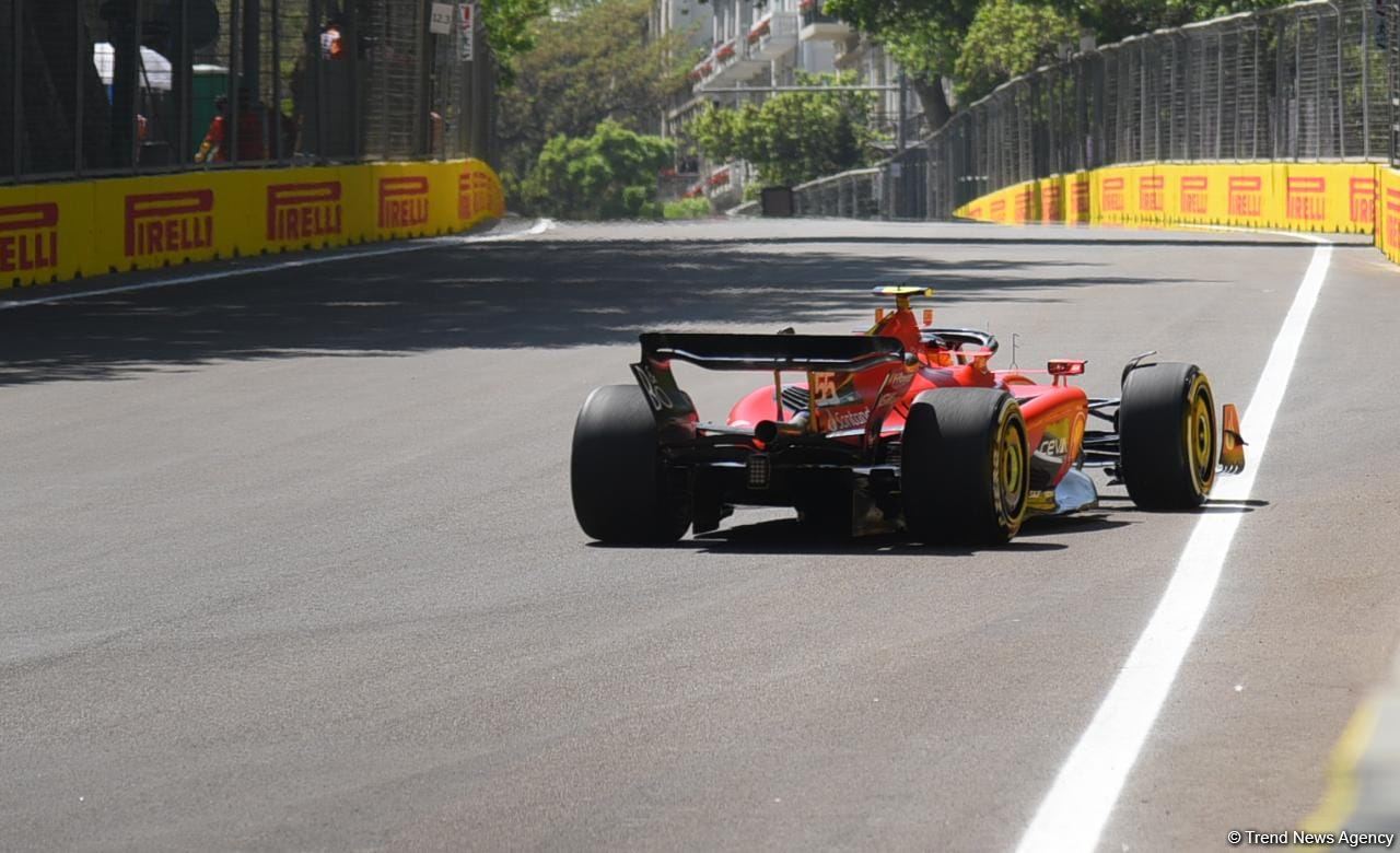 Bakıda Formula 1 komandalarının sərbəst yürüşü start götürüb (FOTO)