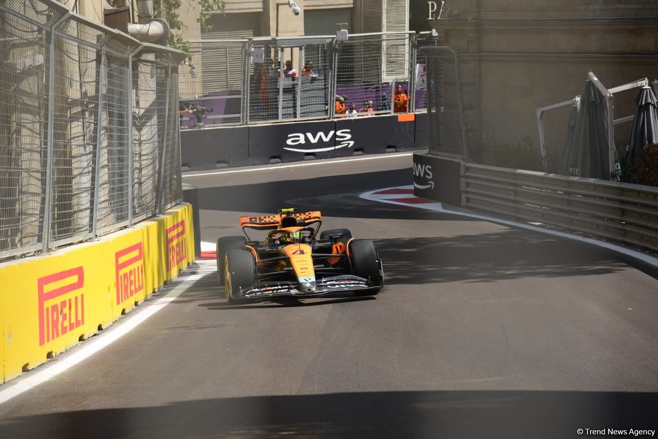 Bakıda Formula 1 komandalarının sərbəst yürüşü start götürüb (FOTO)