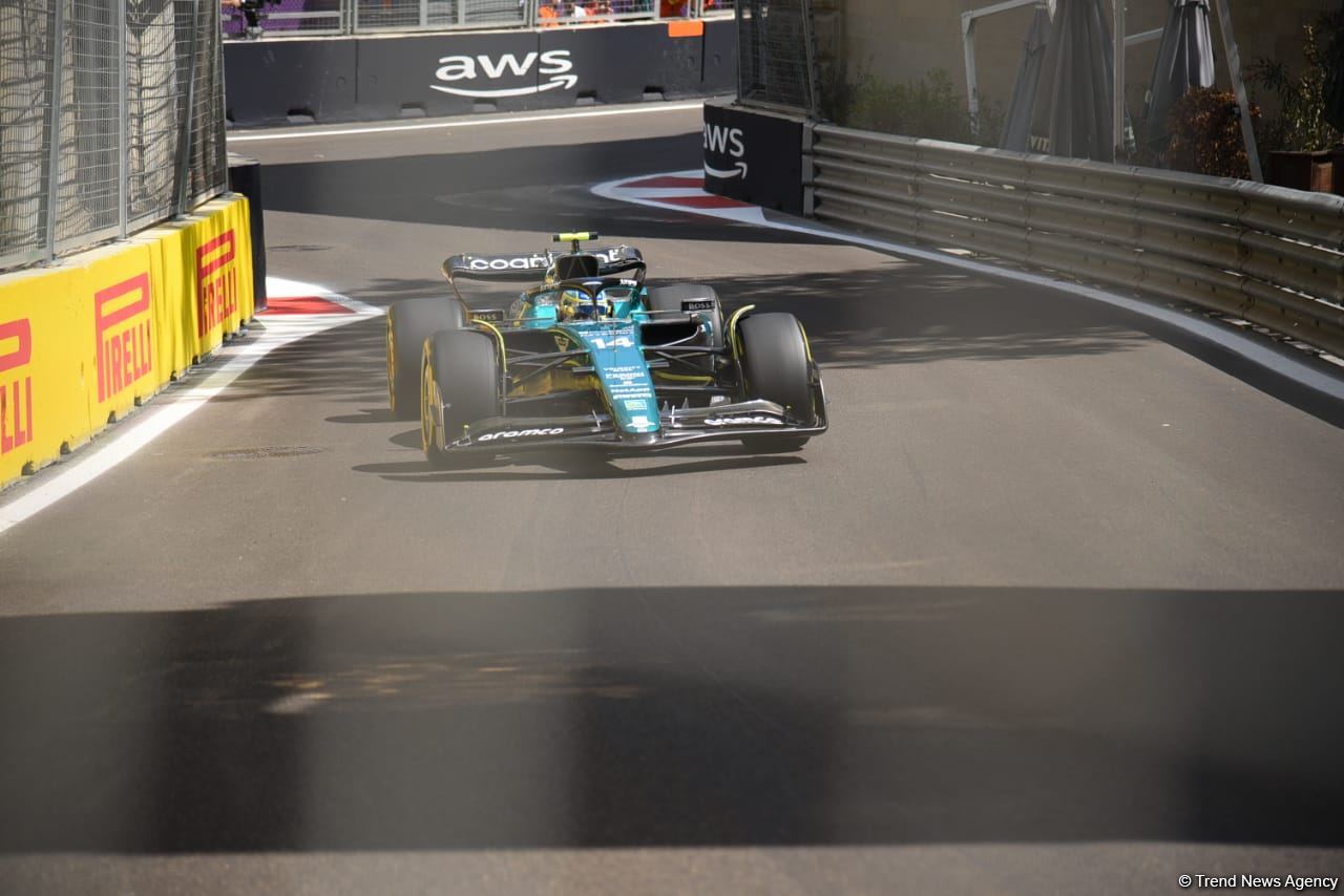 Bakıda Formula 1 komandalarının sərbəst yürüşü start götürüb (FOTO)