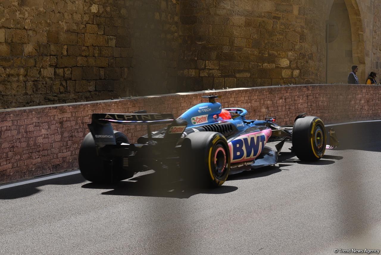 Bakıda Formula 1 komandalarının sərbəst yürüşü start götürüb (FOTO)